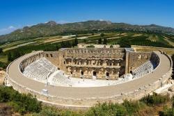 Divadlo Aspendos, Side