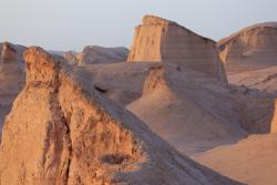 Shahdad Kalouts, Irán