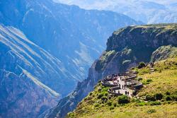 Cruz del Condor, Peru