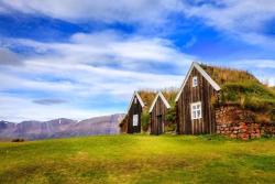Trávnikové domy, Island
