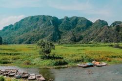 Provincia Ninh Binh a podmanivá bujná vegetácia.