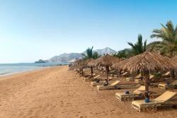 Hotelová pláž pri hoteli Le Meridien Al Aqah