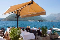 reštaurácia na Santorini