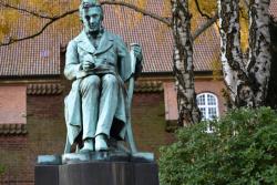 Socha Hansa Christiana Andersena, Dánsko