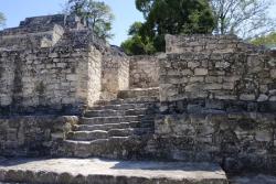 Ruiny mayského chrámu so schodiskom. Calakmul. Mexiko. Foto: unsplash.com