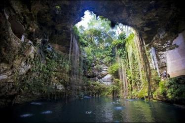 Chichen Itza - Cenote - Vallaloid
