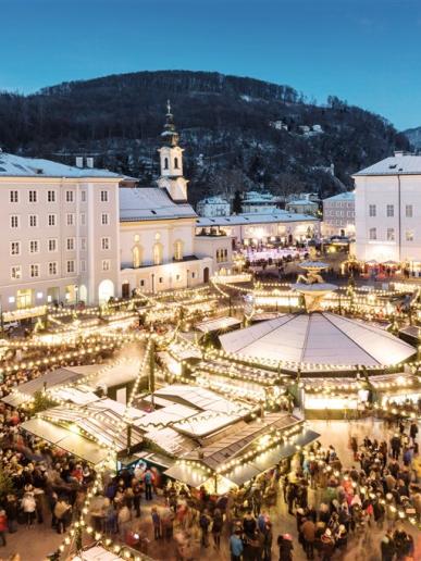 Salzburg a čerti - námestie