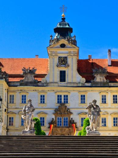 Zámky Lednice a Valtice - zámok