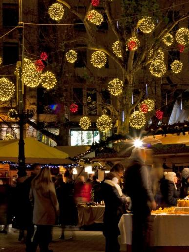 Pohoda na vianočných trhoch v Budapešti