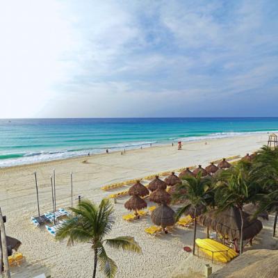 Pláž hotela Iberostar Waves Tucan v Mexiku.