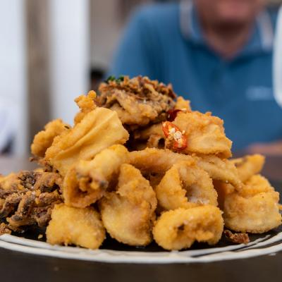 Fritované kalamáre.