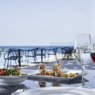 Pripravené jedlo a nápoj hotela Mayia Exclusive Resort & Spa. Rodos.