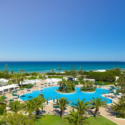 Exteriér s bazénom a záhrada hotela Club Melia El Mansour Mahdia v Tunisku