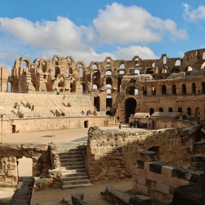 Anitcké ruiny v Tunisku.