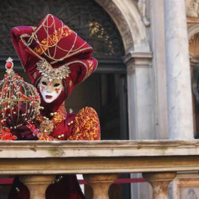Benátky červená maska