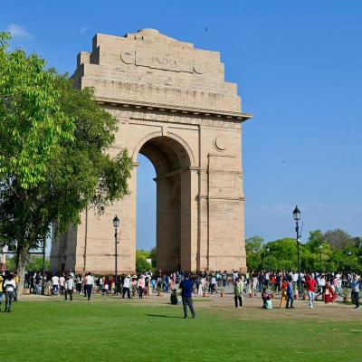 India Gate v Dillí a ľudia.