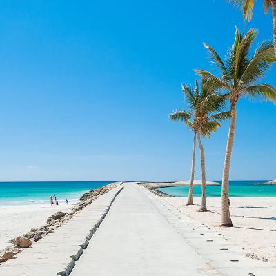 Pláž pred hotelom Fanar.