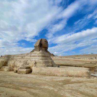 Pyramídy v Gíze a sfinga.