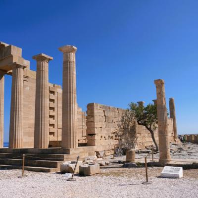 Krásne antické stĺpy v Lindose, Rodos