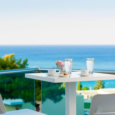 Exteriér hotela Porto Angeli s výhľadom na more, Rodos