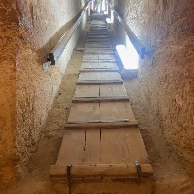 Vchod do pyramídy v Gíze.