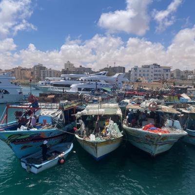 Lode v prístave v Marsa Matrouh.