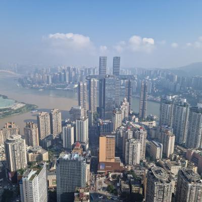 Chongqing je fascinujúci pre svoje výškové budovy.