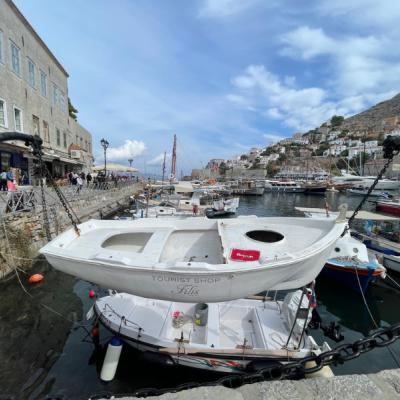 Lode v prístave na ostrove Hydra.