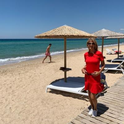 Norika Fedorová na pláži pri hoteli Potidea Palace