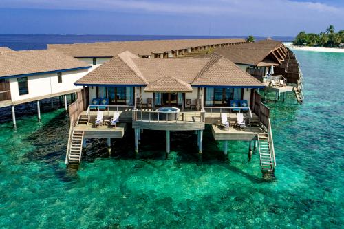 Hotel Reethi Faru Resort