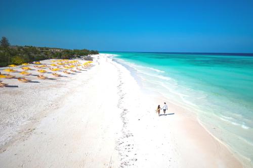 plaz pred hotelom emerald zanzibar resort and spa