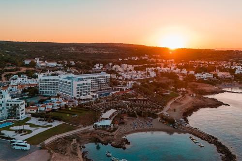 Hotel Cavo Maris Beach