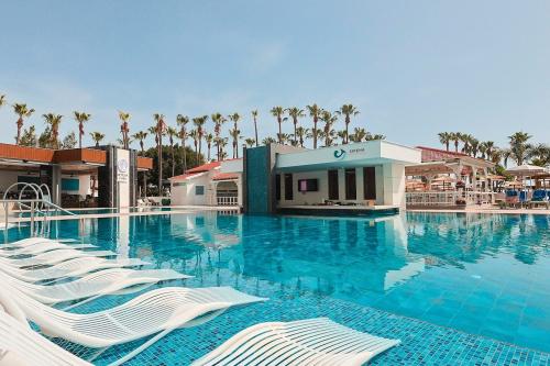 Hotel Cavo Maris Beach