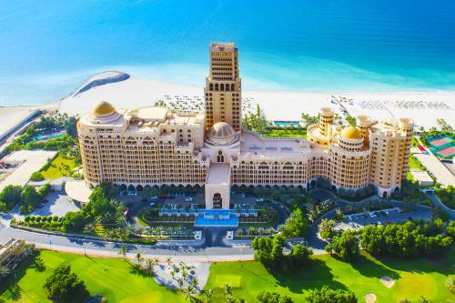 Pohľad zhora na hotel Waldorf Astoria Ras al Khaimah