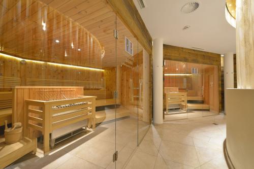 Hotel Latini, Zell am See