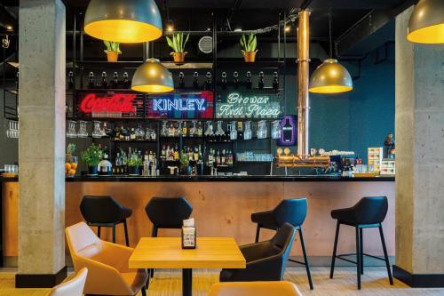 bar