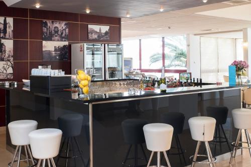 bar