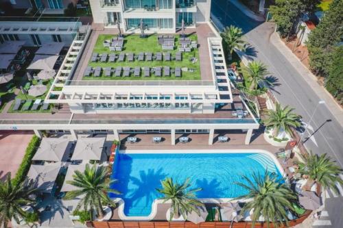budoba hotelas bazénom