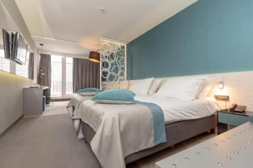 Dvojlôžková posteľ 