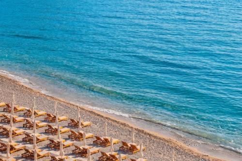 infinity pool alimounda