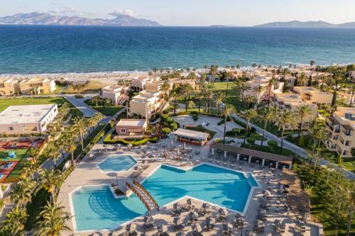 Horizon-Beach-Resor_pool