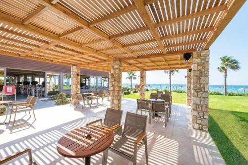 Horizon-Beach-Resor_reštaurácia