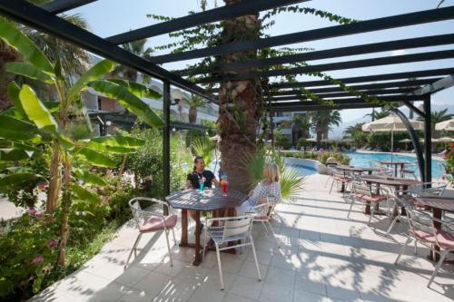Tigaki Beach Hotel