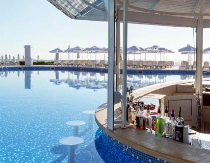 AluaSun Helios Beach Pool bar