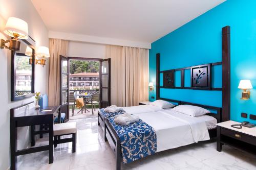 Dvojlôžková izba s manželskou posteľou