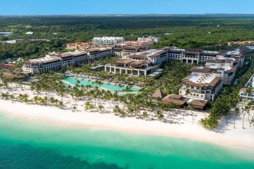 Unique Club at Lopesan Costa Bavaro Resort