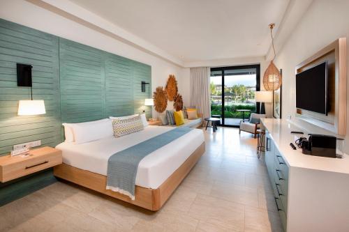 Unique Club at Lopesan Costa Bavaro Resort