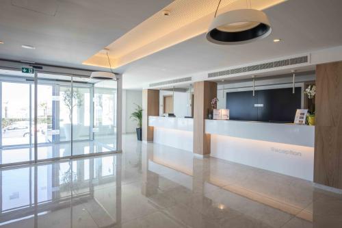 Evalena Beach Hotel Apts