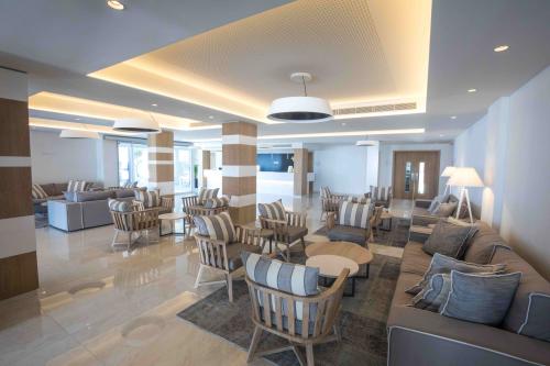 Evalena Beach Hotel Apts