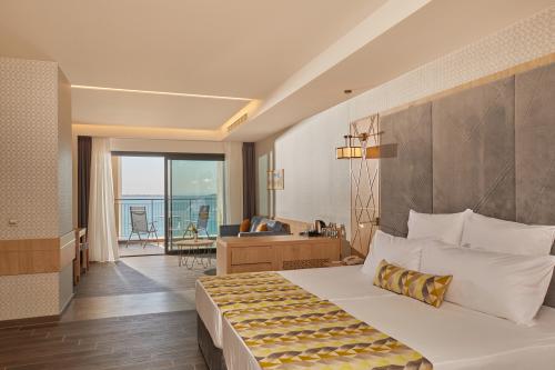 Hotel Secrets Sunny Beach Resort & Spa